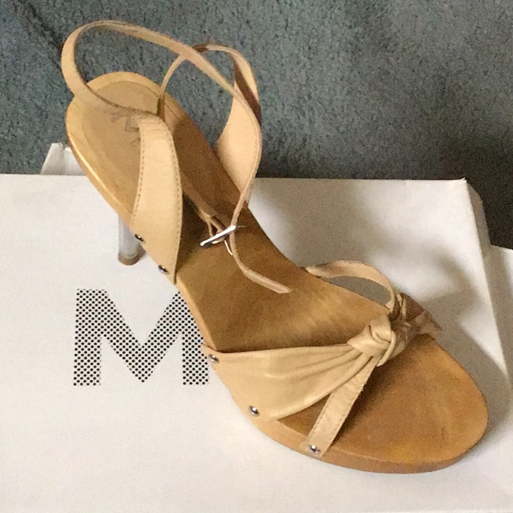 Sandals - Picture 2 of 6